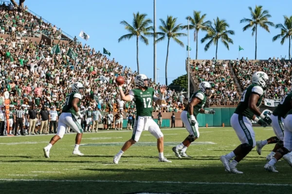 ex-teammates-face-hawaii-bowl-1-1766600471