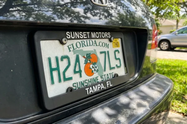 florida-license-plate-frames-illegal-1-1765285383