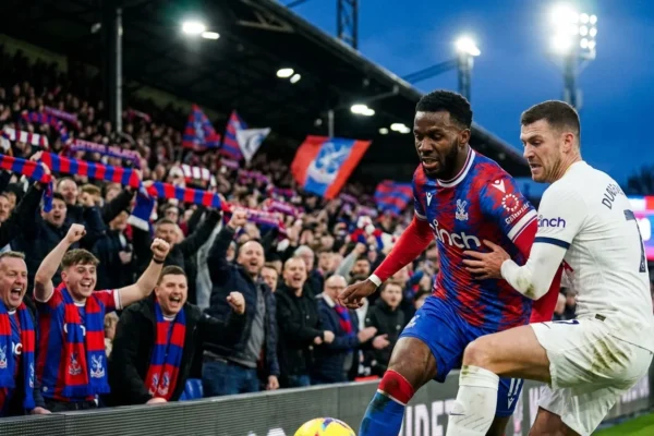 grays-header-eases-franks-tottenham-pressure-1-1766950803