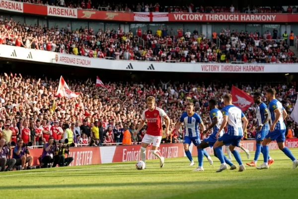 hincapie-return-ignites-arsenal-vs-brighton-showdown-1-1766851728