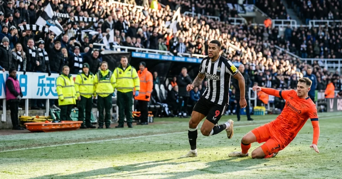 isak-injury-sparks-acl-fears-goal-1-1766328134