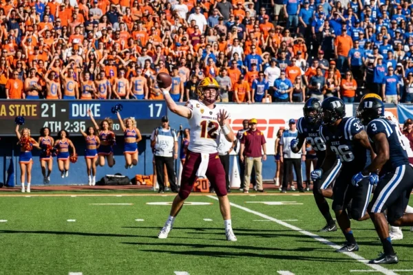 nye-college-football-bowls-cfp-showdown-1-1767205151