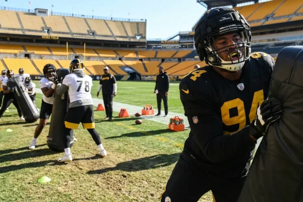 tj-watts-lung-issue-know-1-1765565111