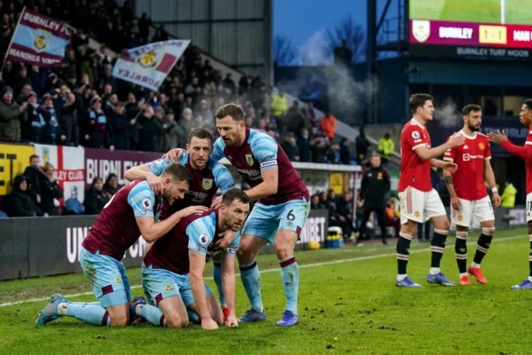 burnley-vs-man-united-team-news-stakes-1-1767816700