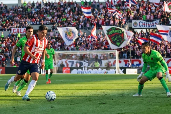 chivas-edge-jurez-seize-liga-mx-lead-1-1768388921