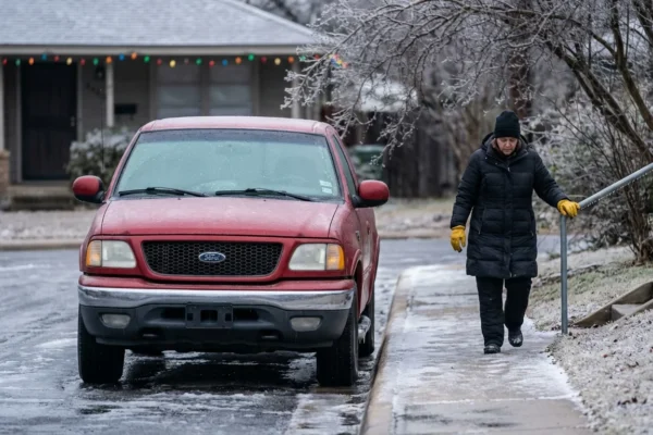 icy-roads-close-central-texas-schools-tuesday-1-1769476838