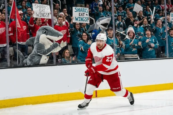 larkin-lifts-red-wings-past-sharks-1-1768632084