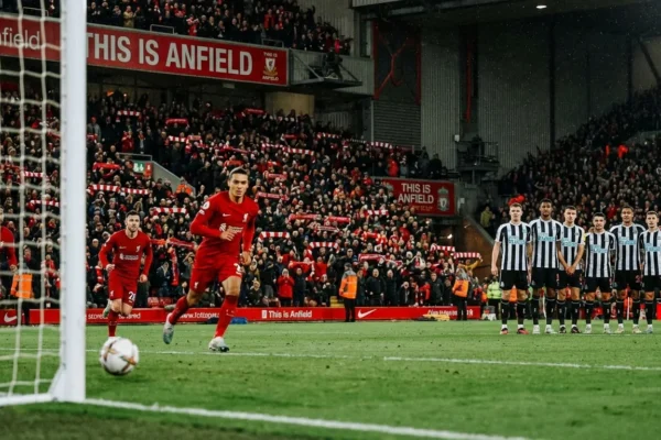 liverpool-vs-newcastle-live-stakes-lineups-1-1769893930