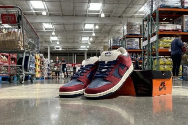 pallets-nike-sb-dunks-hit-costco-1-1769805787