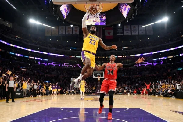 reaves-laravia-status-loom-lakersbulls-1-1769474515