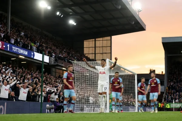 romeros-late-header-rescues-spurs-1-1769276452