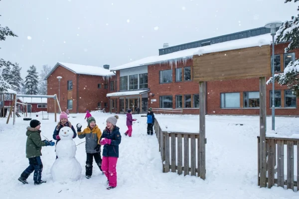 snowstorm-triggers-metro-detroit-school-closings-1-1768459748