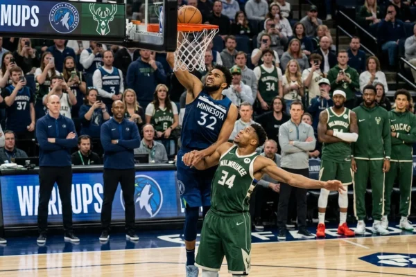 timberwolves-bucks-giannis-status-live-updates-1-1768362308